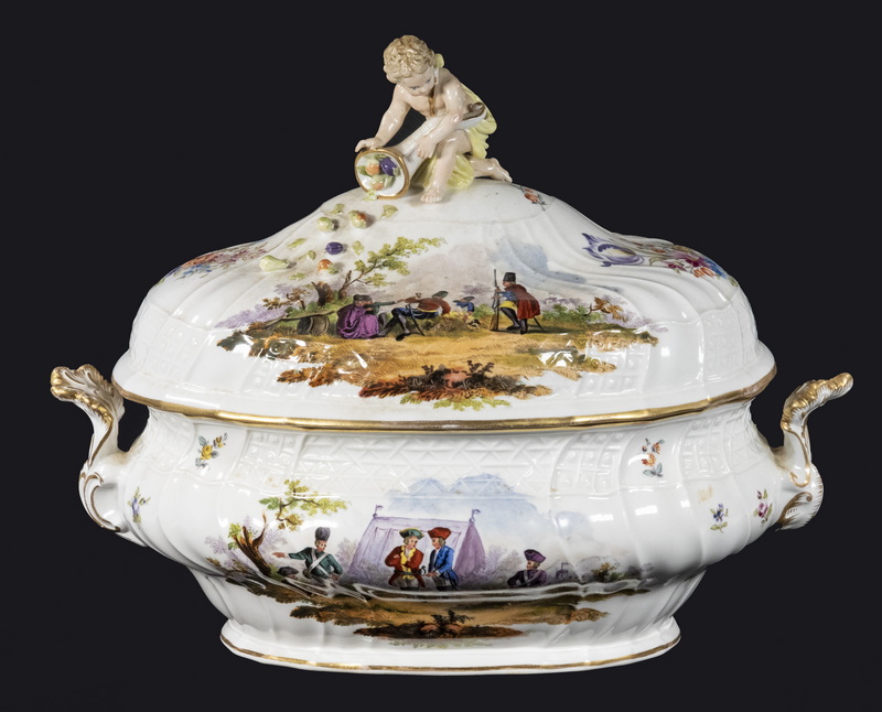 MEISSEN PORCELAIN TUREEN WITH