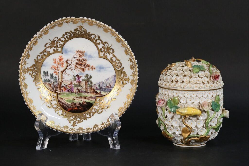 MEISSEN SNOWBALL CUP & ASSOCIATED