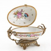 MEISSEN STYLE EGG FORM PORCELA