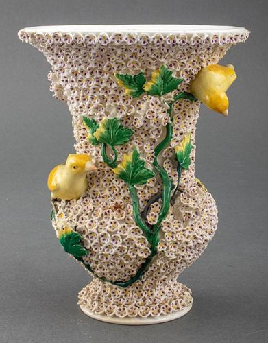 MEISSEN STYLE SCHNEEBALLEN VASE,