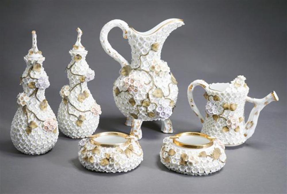 MEISSEN STYLE 'SCHNEEBALLEN'