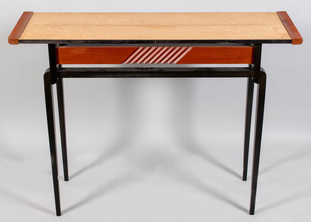 MEMPHIS SCHOOL STYLE BIRDSEYE MAPLE