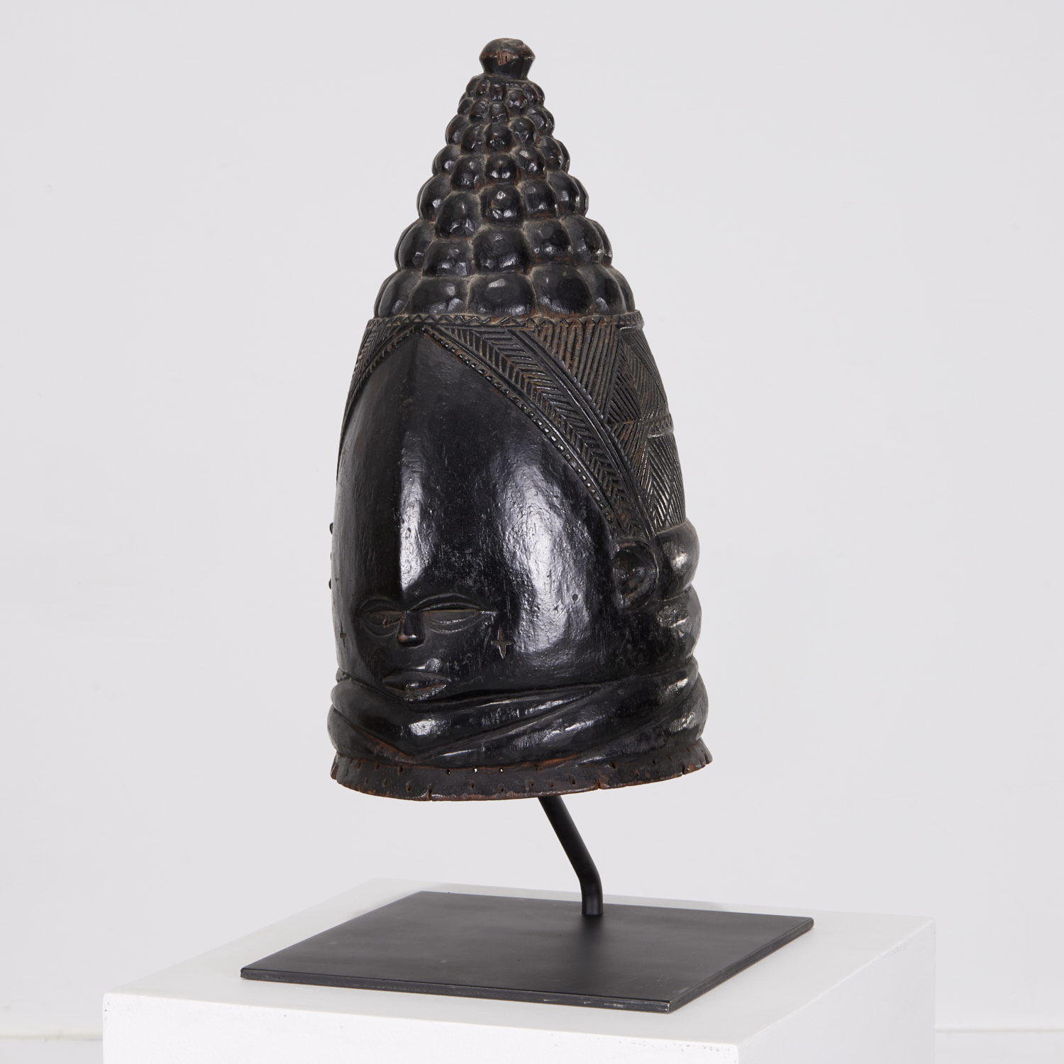 MENDE PEOPLES, 'SOWEI' HELMET