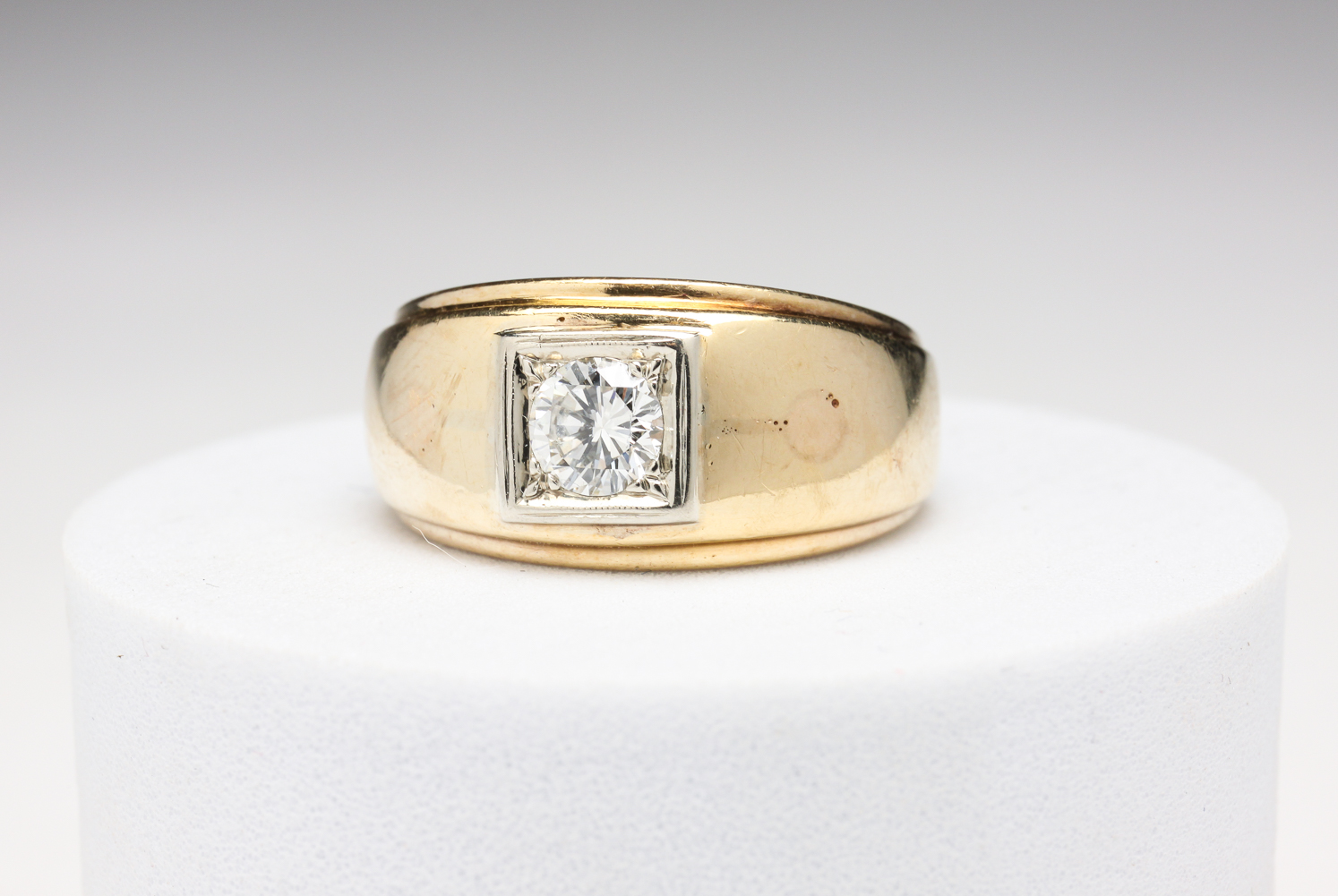 MEN'S 14 KARAT DIAMOND SOLITAIRE