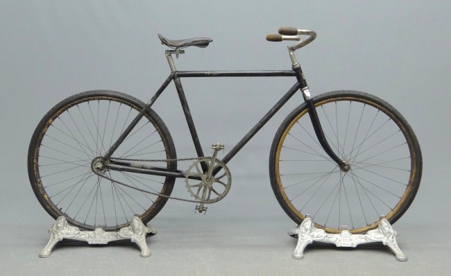 Men's daycycle pneumatic.