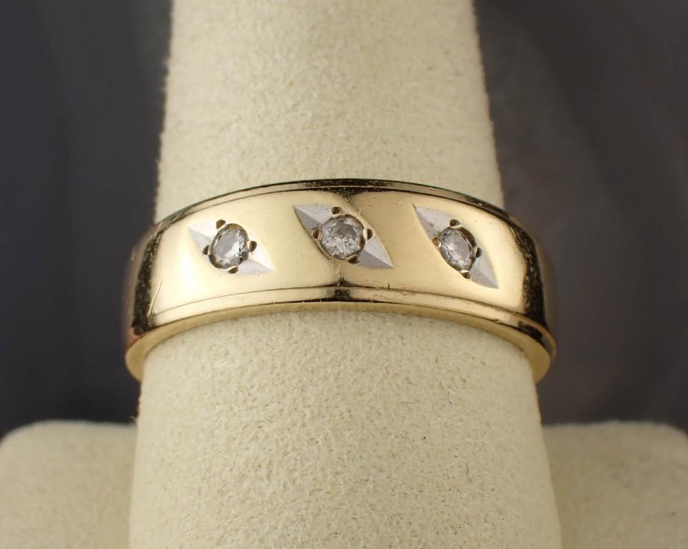 MEN'S DIAMOND AND FOURTEEN KARAT