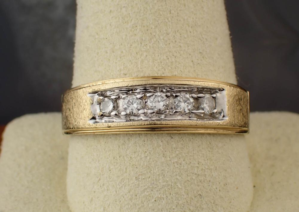 MEN'S DIAMOND AND FOURTEEN KARAT