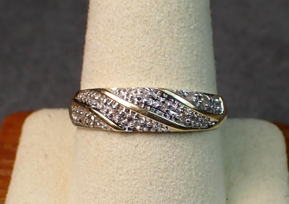MEN'S DIAMOND AND TWO-TONE GOLD