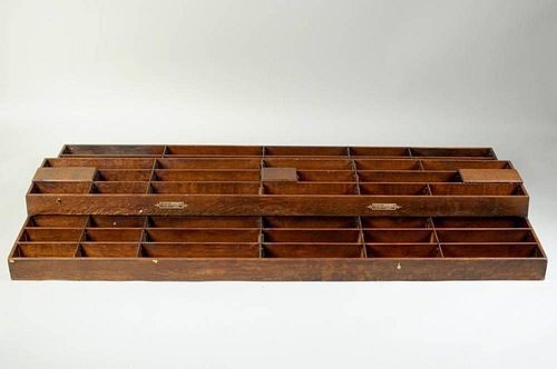 MERIDEN CUTLERY CO. OAK DISPLAY