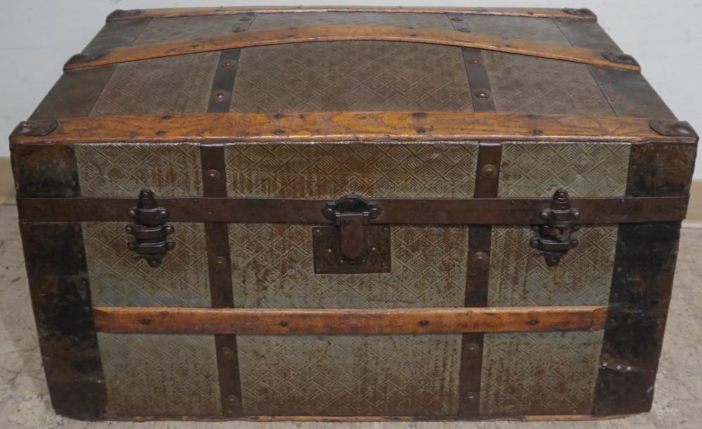 METAL AND WOOD MOUNTED DOME TOP