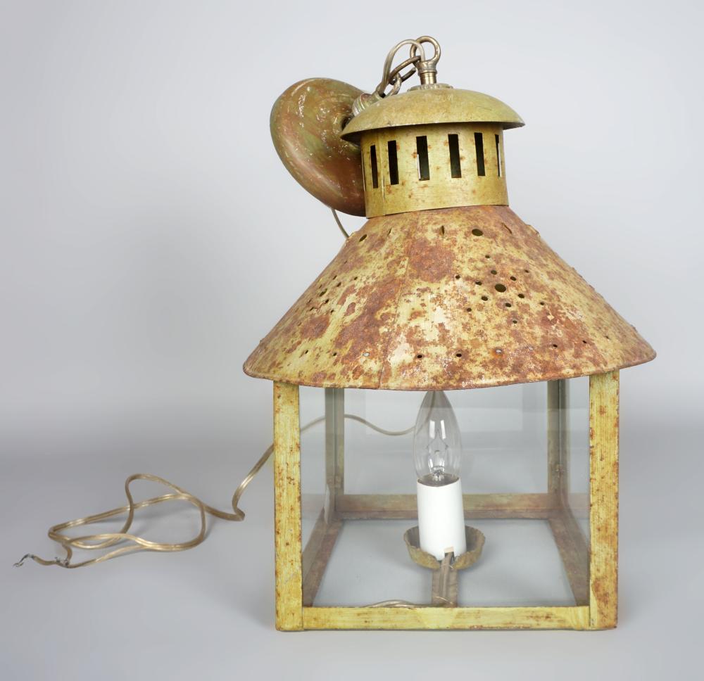 METAL HANGING LANTERNMETAL