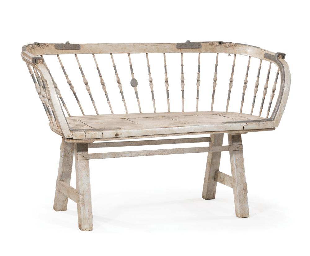 METAL-MOUNTED CARRIAGE SEATGris