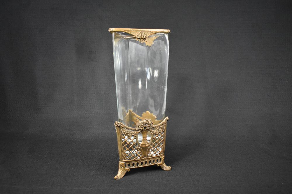 METAL MOUNTED COLORLESS GLASS