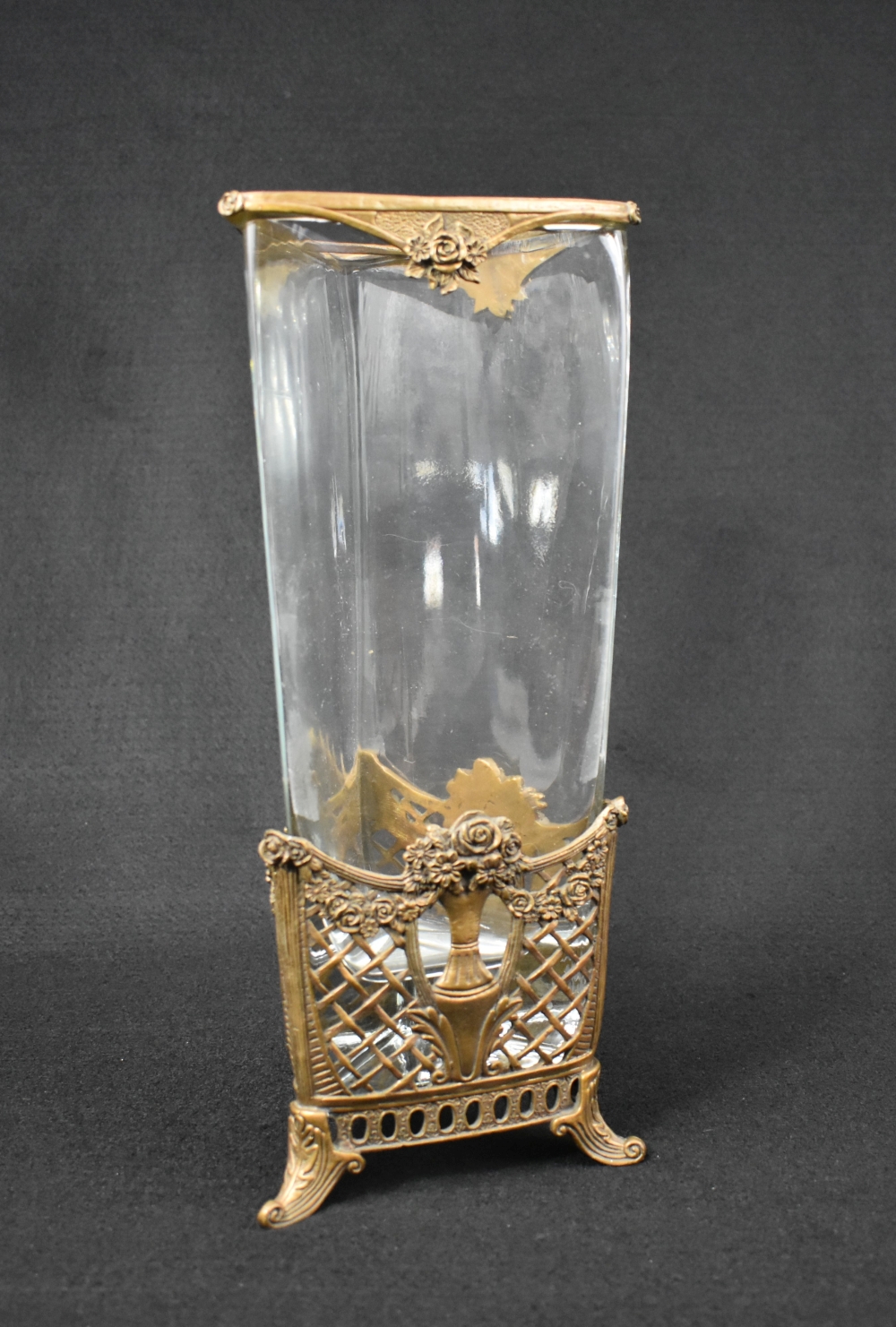 METAL MOUNTED COLORLESS GLASS
