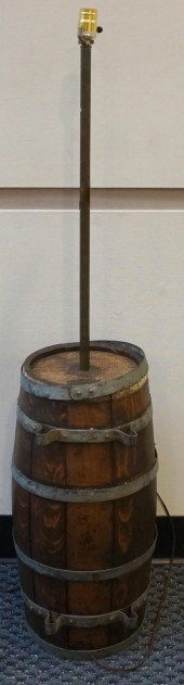 METAL MOUNTED FRUITWOOD KEG MO