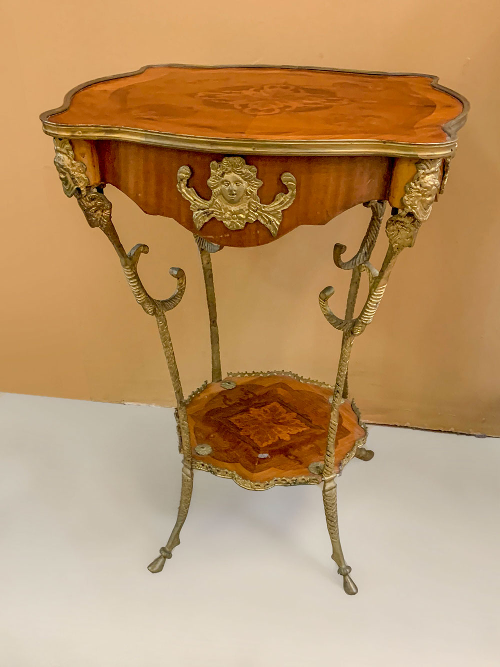 METAL MOUNTED PARLOR TABLE: