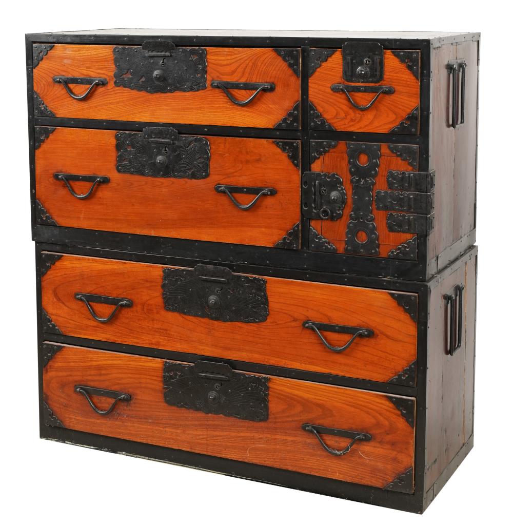 METAL-MOUNTED TANSU