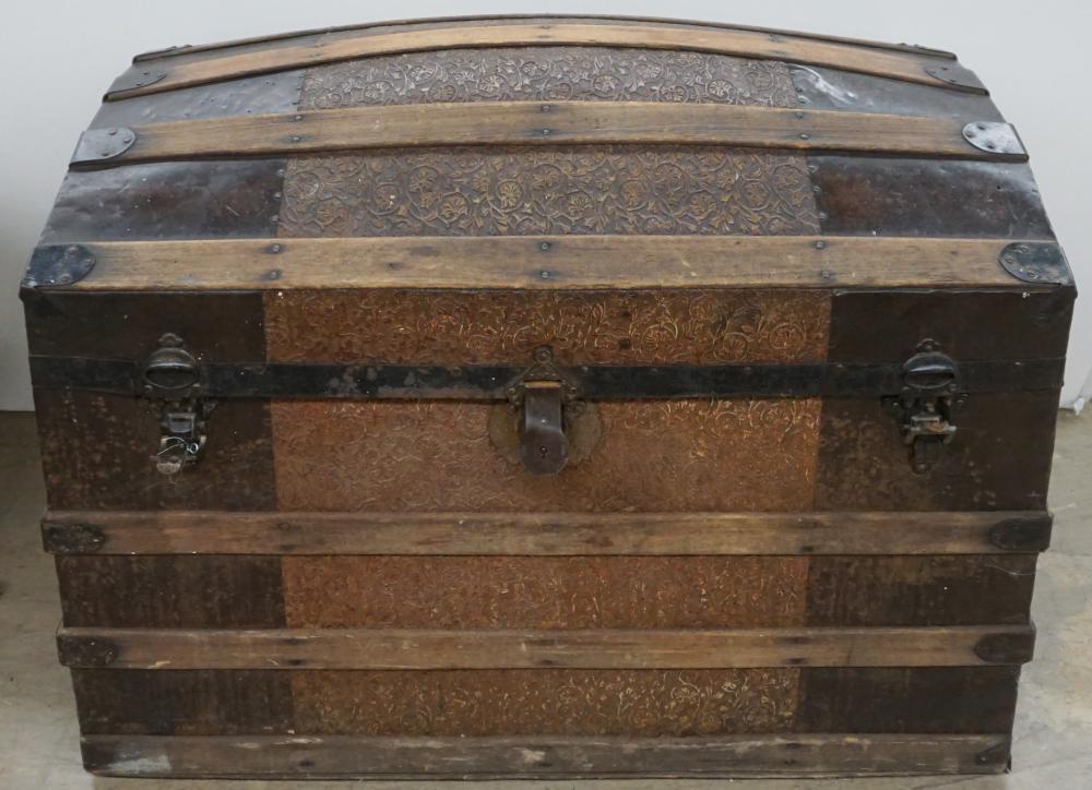 METAL MOUNTED WOOD CHEST 27 X 36