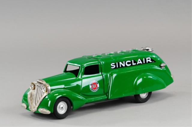 METALCRAFT ''SINCLAIR'' OIL TRUCK