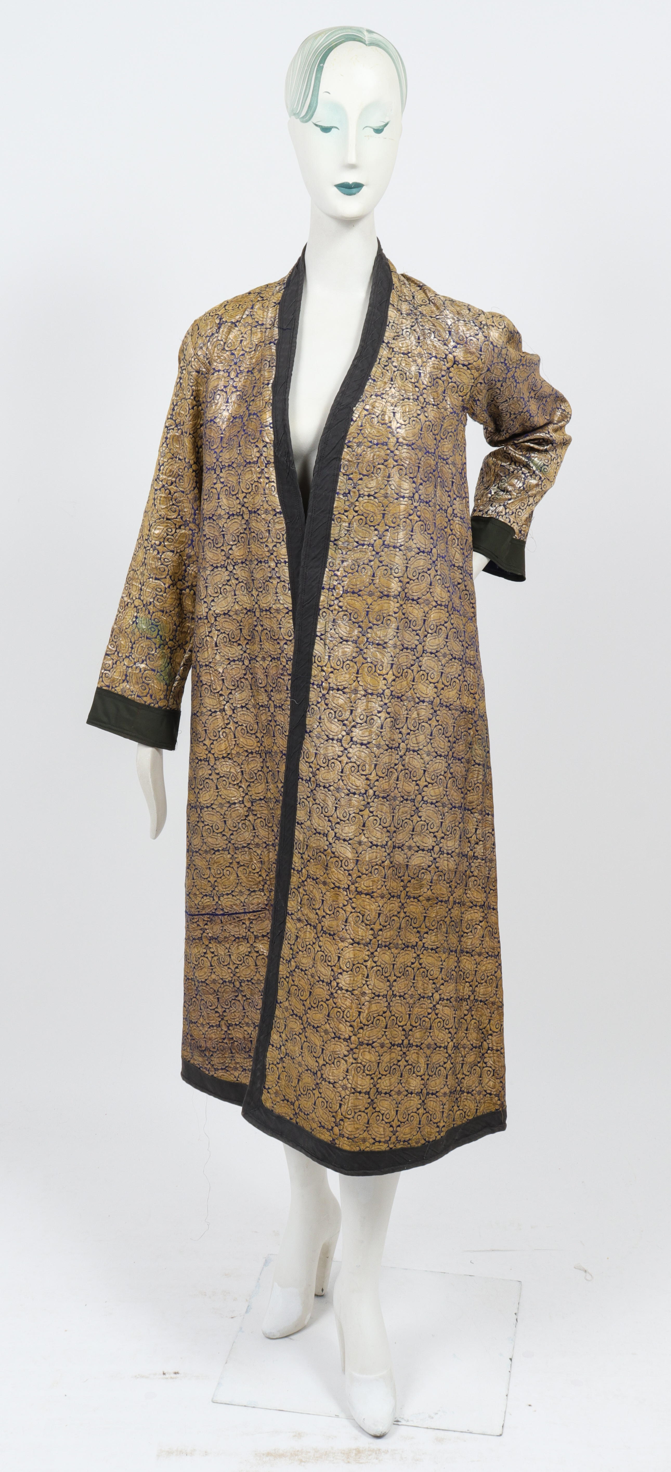 METALLIC GOLD THREAD PAISLEY