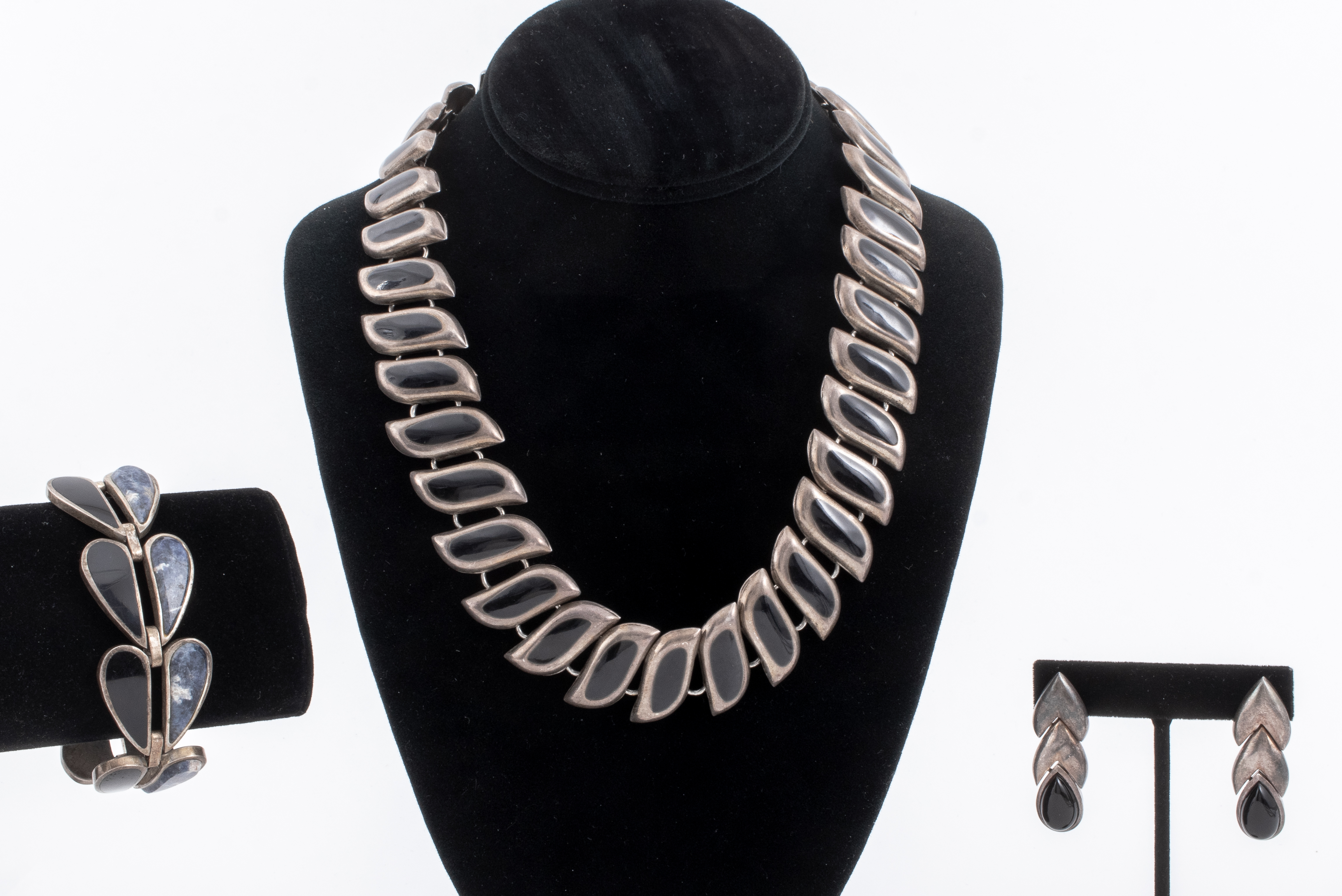 MEXICAN SILVER, ONYX & SODALITE