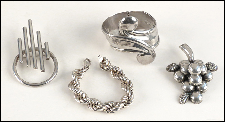 MEXICAN STERLING SILVER BRACELET.