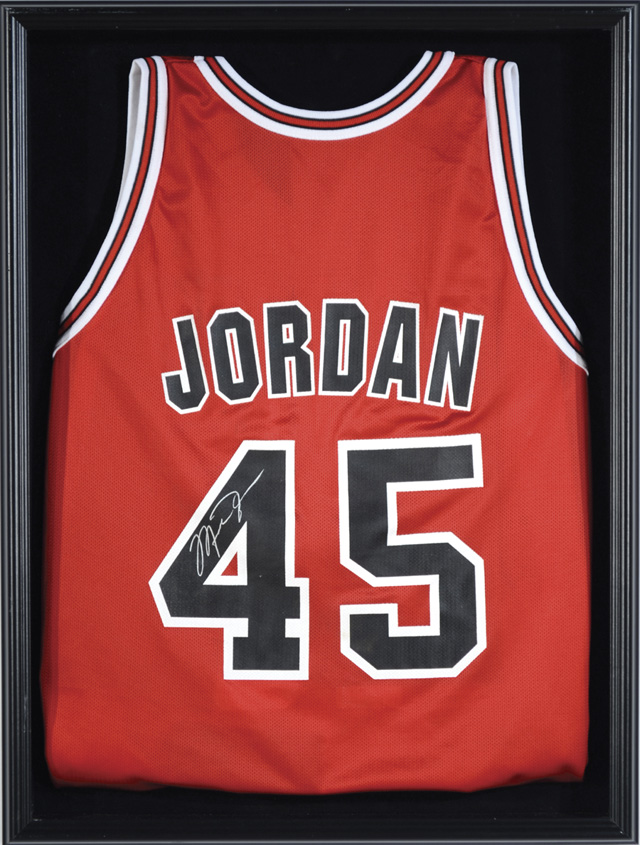 MICHAEL JORDAN AUTOGRAPHED BASKET