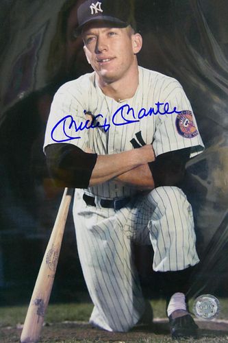 MICKEY MANTLE AUTOGRAPHED 8" X