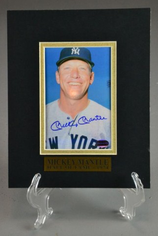 MICKEY MANTLE AUTOGRAPHED PHOTO -