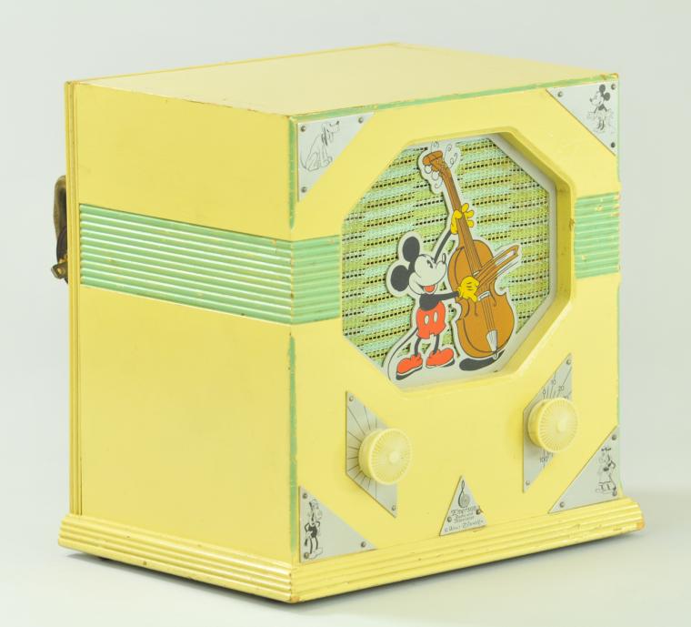 MICKEY MOUSE EMERSON RADIO c.