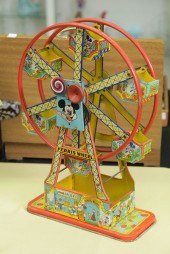 MICKEY MOUSE FERRIS WHEEL. Tin