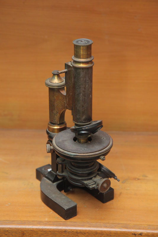 MICROSCOPE. Unattributed. U