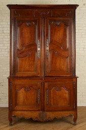 MID 19TH C. FRENCH WALNUT BUFF