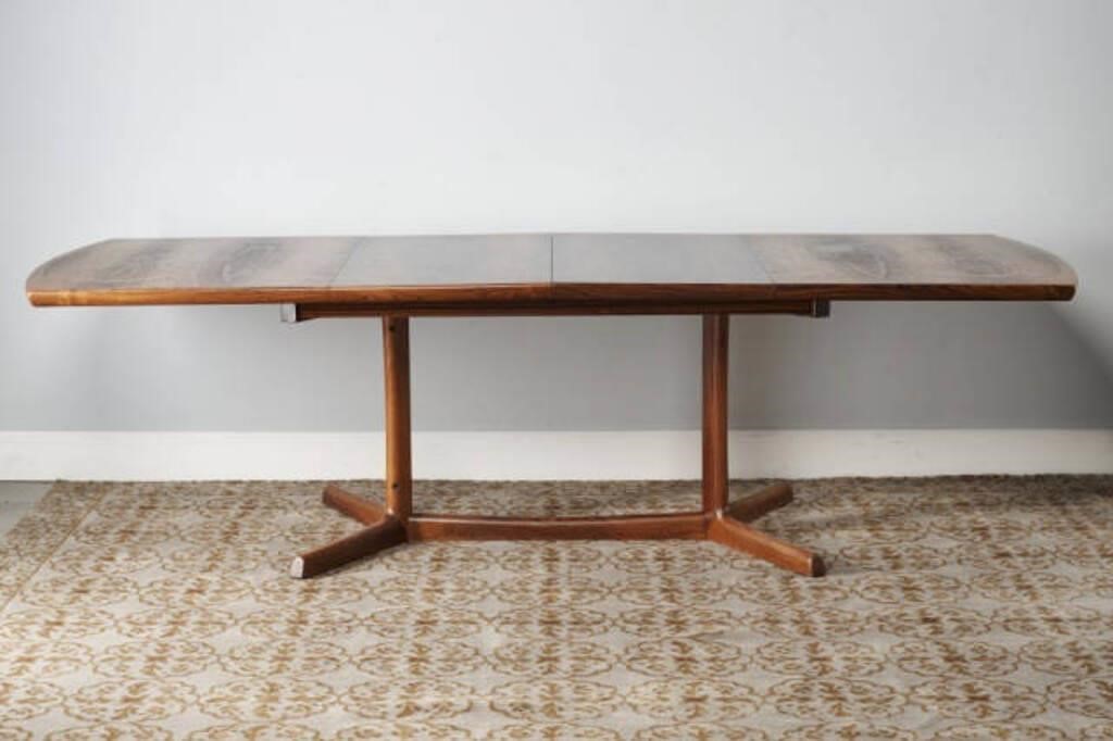 MID 20TH CENTURY EXTENDING DINING