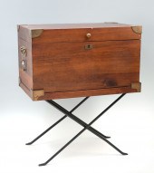 MID-CENTURY CAMPAIGN STYLE DES