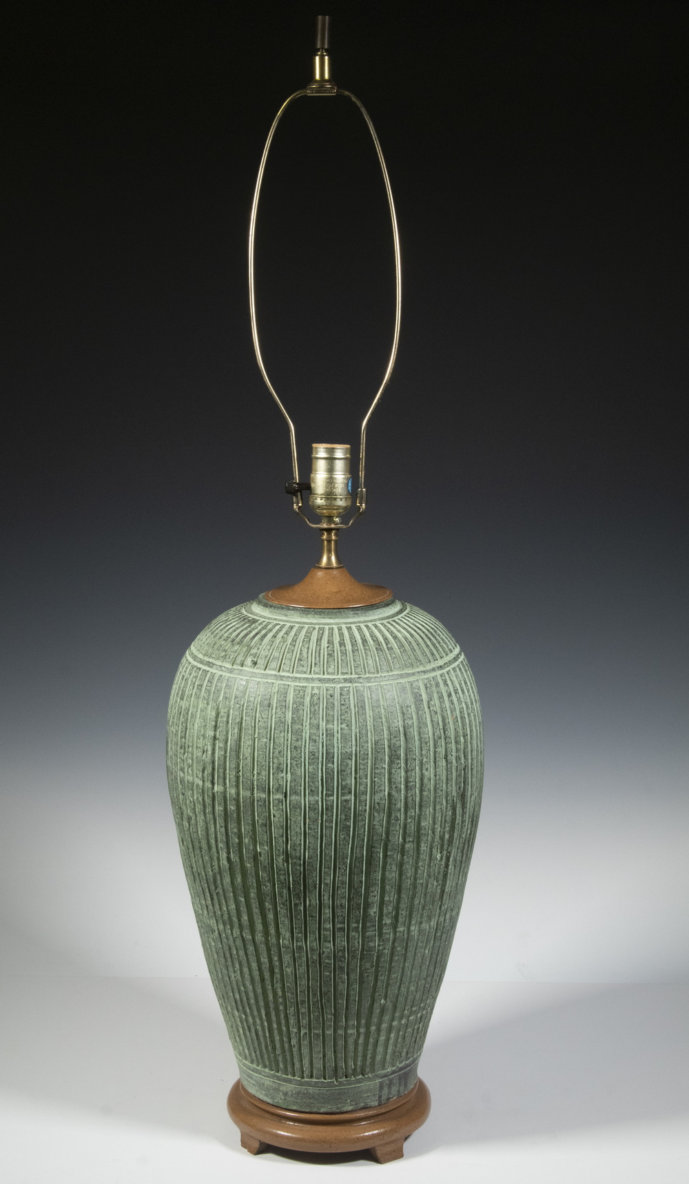 MID-CENTURY DESIGN TABLE LAMP