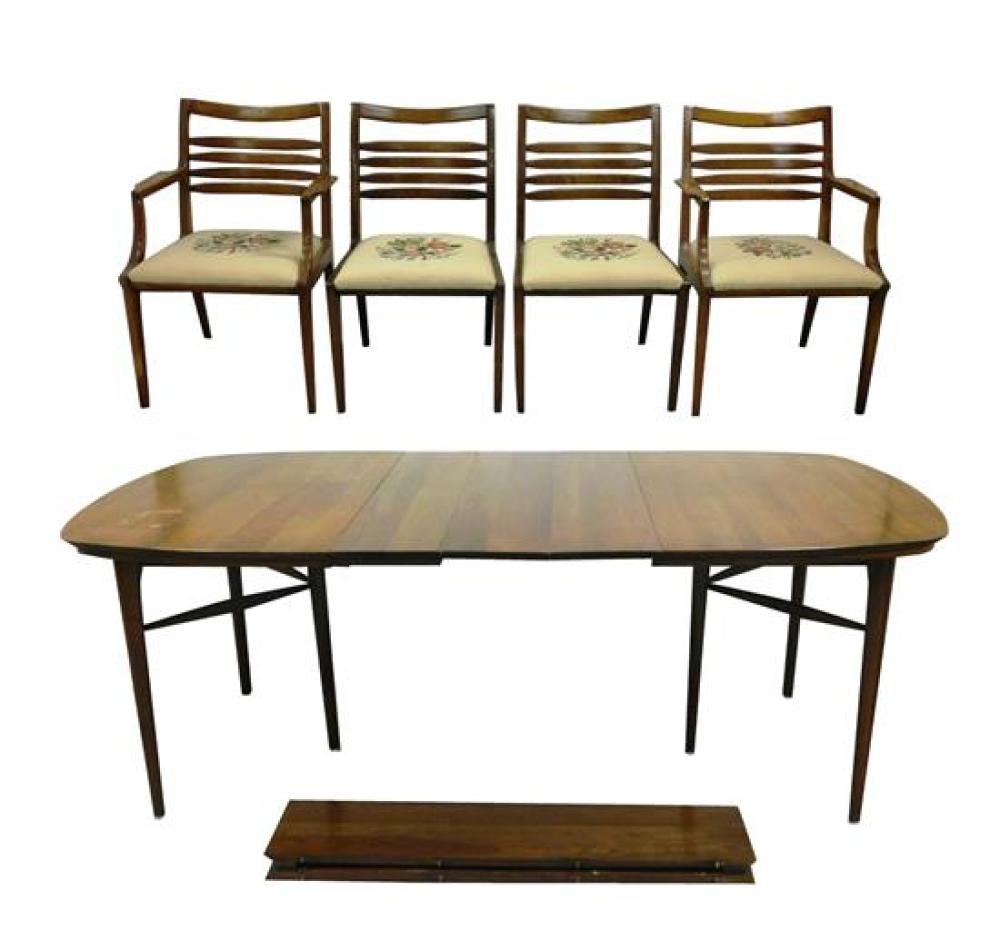 MID-CENTURY DINING TABLE, WITH FIVE