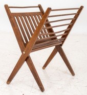 MID-CENTURY FOLDABLE WOOD MAGA