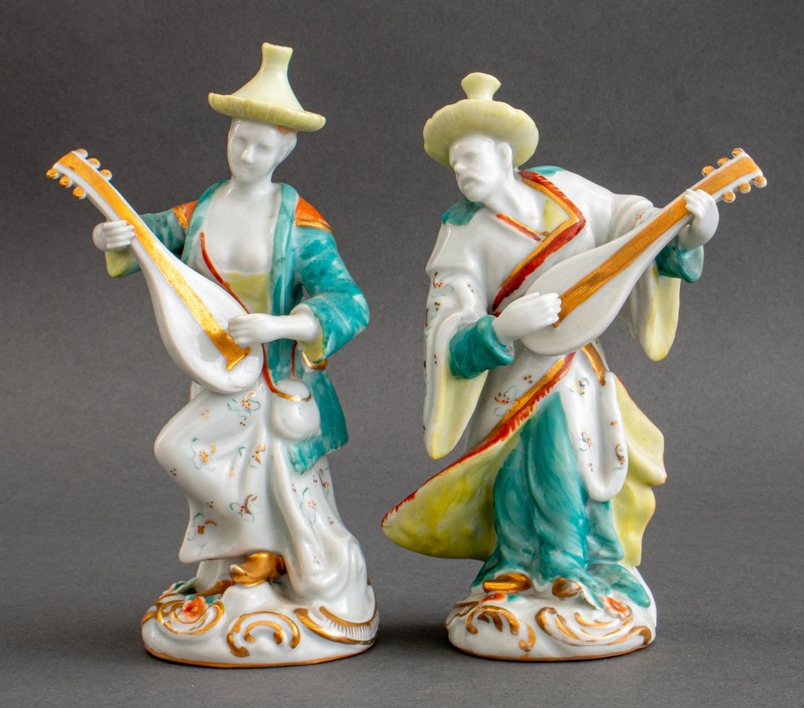 MID-CENTURY JAPANESE PORCELAIN