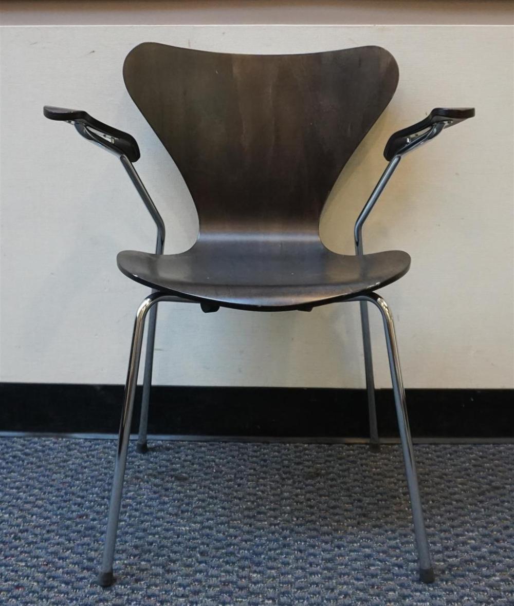 MID-CENTURY MODERN ARNE JACOBSEN
