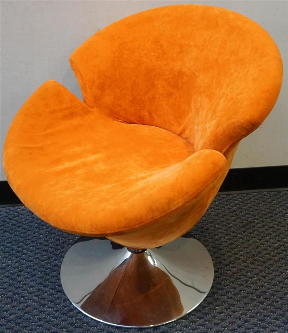 MID-CENTURY MODERN ARNE JACOBSEN