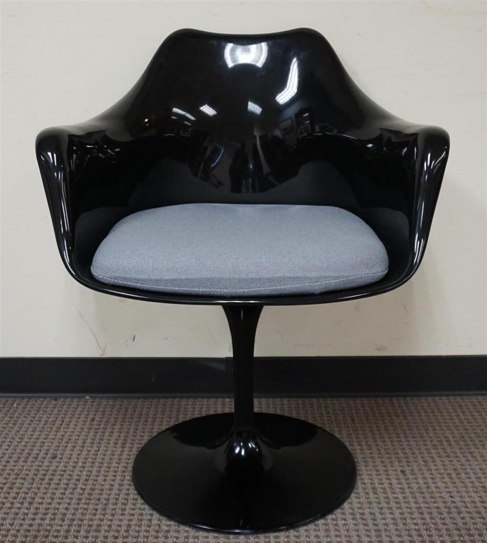 MID-CENTURY MODERN BLACK EERO