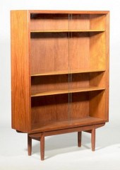 MID-CENTURY MODERN BOOKCASE AT