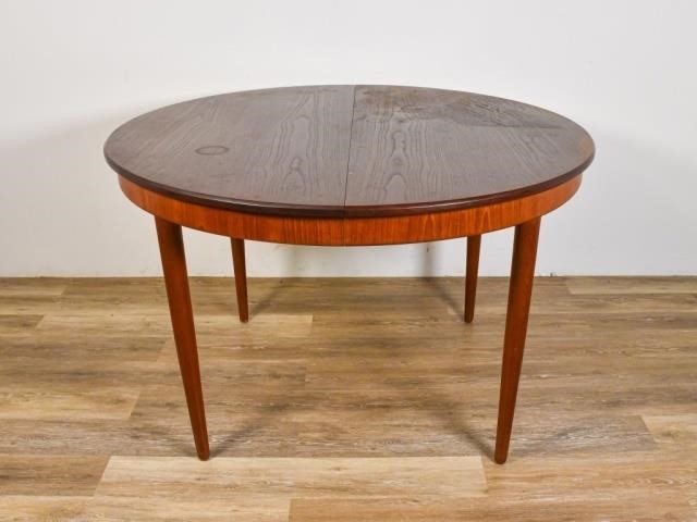 MID CENTURY MODERN DINING ROOM