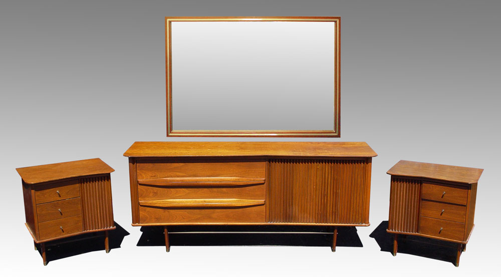 MID CENTURY MODERN DRESSER MIRROR