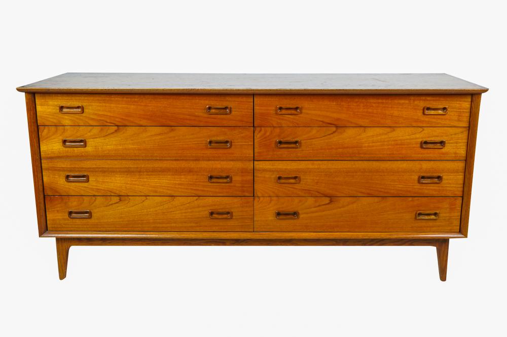 MID-CENTURY MODERN DRESSERwith