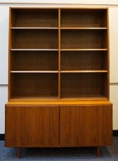 MID-CENTURY MODERN HUNDEVAD DA