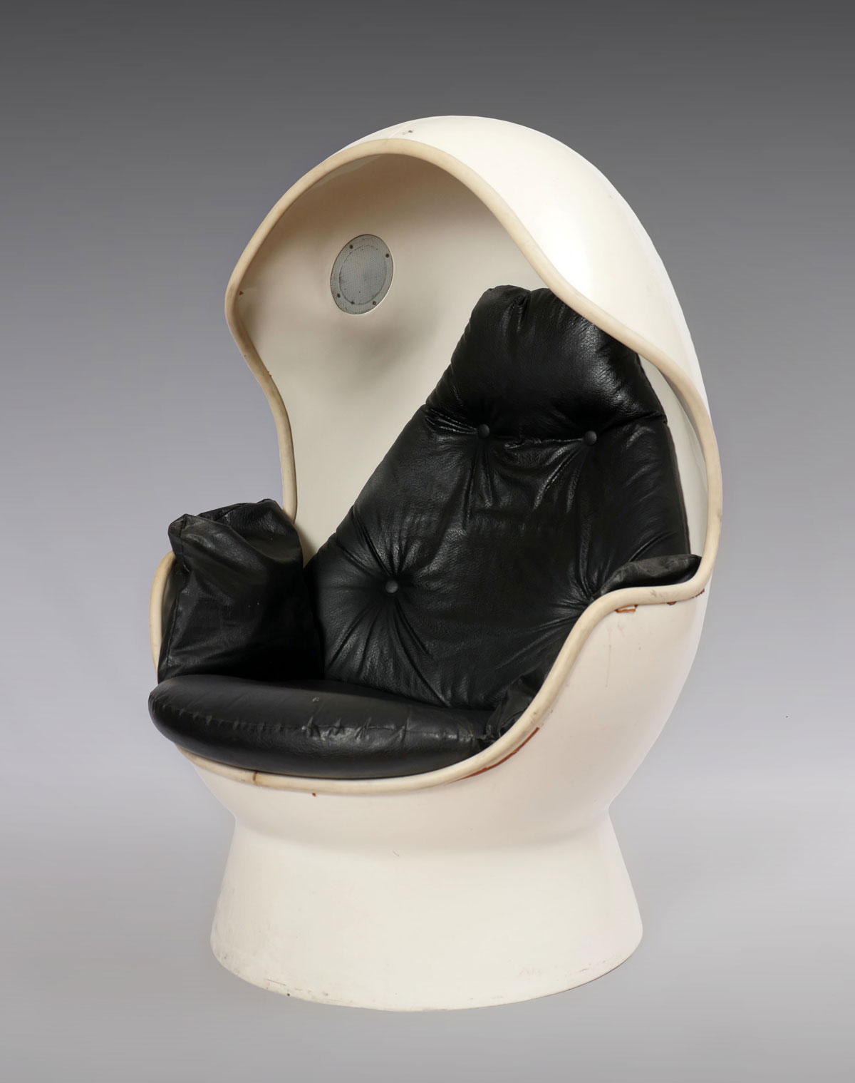 MID-CENTURY MODERN MOLDED PLASTIC