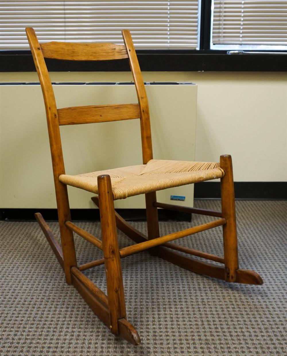 MID-CENTURY MODERN RATTAN SEAT