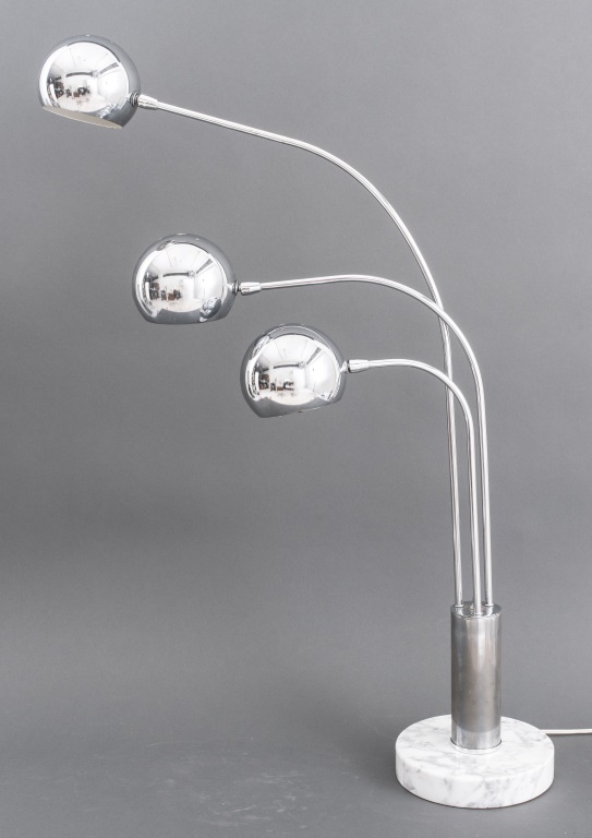 MID-CENTURY MODERN ROBERT